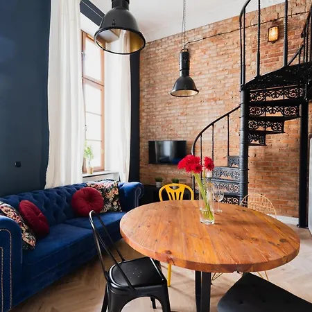 Loft Apart -old Town -5 People-nice Design-near To Market Square Apartament