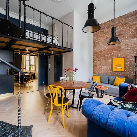 Loft Apart -old Town -5 People-nice Design-near To Market Square Apartment