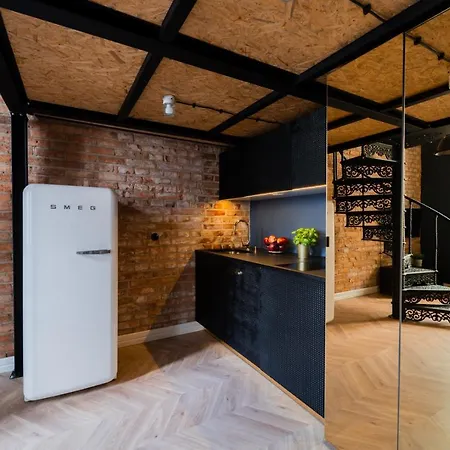 Loft Apart -old Town -5 People-nice Design-near To Market Square Apartment